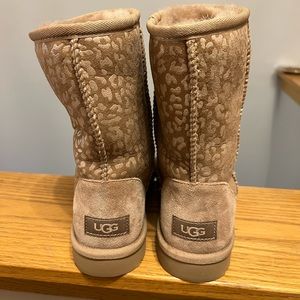 NEW authentic leopard UGG boot